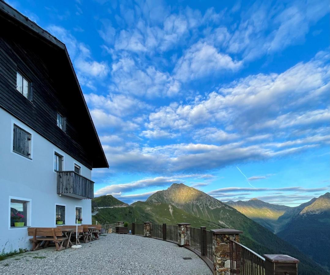 Enzianhuette Jaufenpass Villa ซานเลโอนาร์โด อิน ปาซีเรีย ภายนอก รูปภาพ